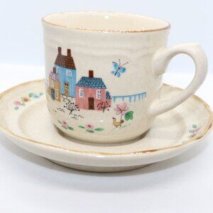 International Heartland saucer and cup set vintage nice condition